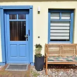 Zum Ostseestrand Mit Terrasse Holiday home Lobbe