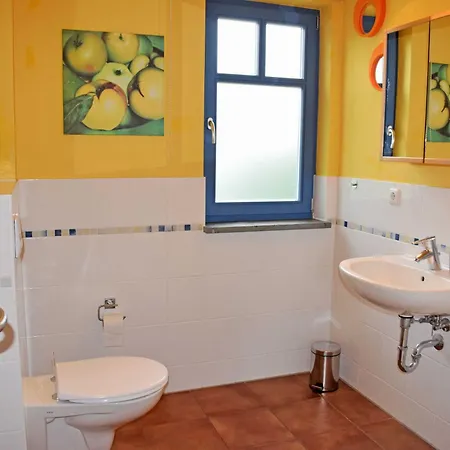 Zum Ostseestrand Mit Terrasse * Lobbe