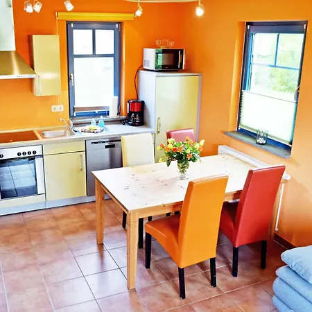 Zum Ostseestrand Mit Terrasse * Lobbe