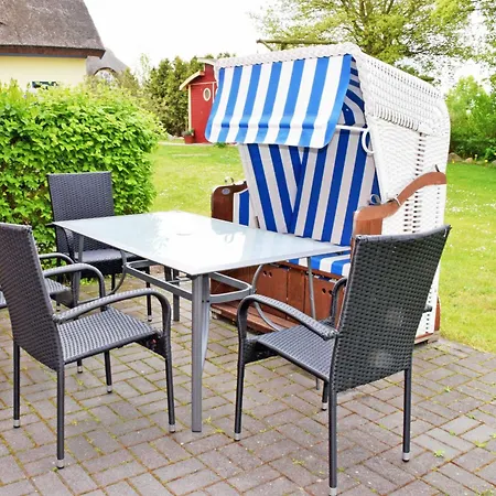 Hébergement de vacances Zum Ostseestrand Mit Terrasse