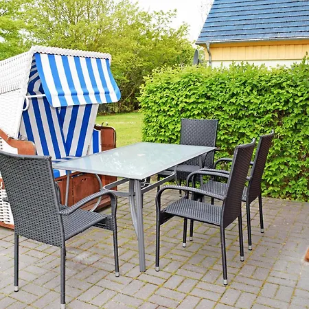 Zum Ostseestrand Mit Terrasse Lobbe