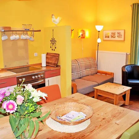 Zum Ostseestrand Mit Terrasse Hébergement de vacances