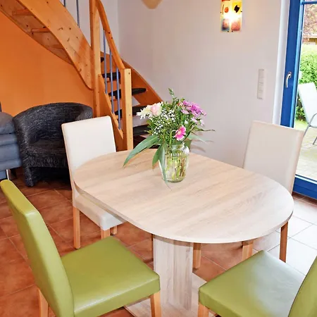 Zum Ostseestrand Mit Terrasse Lobbe