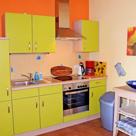 Zum Ostseestrand Mit Terrasse * Lobbe