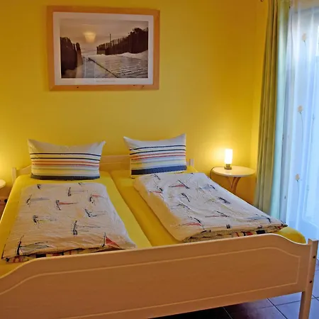 Zum Ostseestrand Mit Terrasse Hébergement de vacances