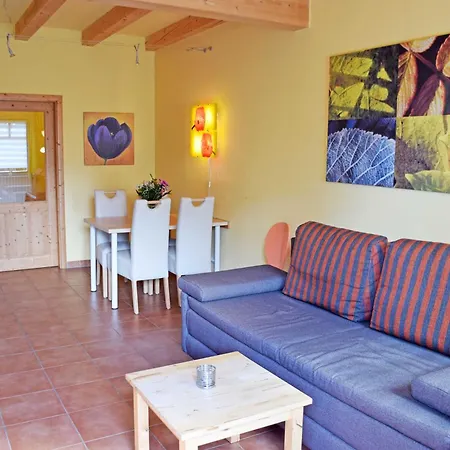 Zum Ostseestrand Mit Terrasse Hébergement de vacances Lobbe