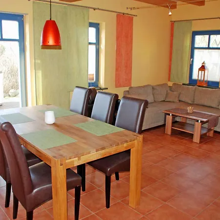 Holiday home Zum Ostseestrand Mit Terrasse Lobbe