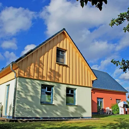 Zum Ostseestrand Mit Terrasse Holiday home Lobbe